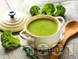 Здравословна крем супа с броколи, сметана, сирене рикота (или извара) и лимон - снимка на рецептата